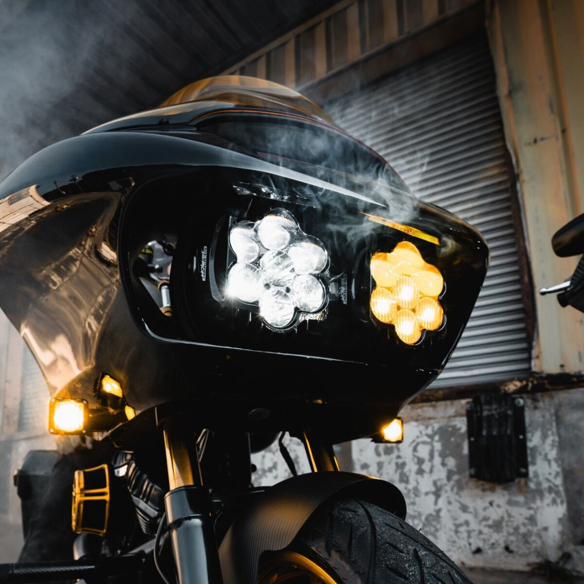 Custom Dynamics V2 Shark Demon led-koplamp + mistlamp – Road Glide 2015-2024