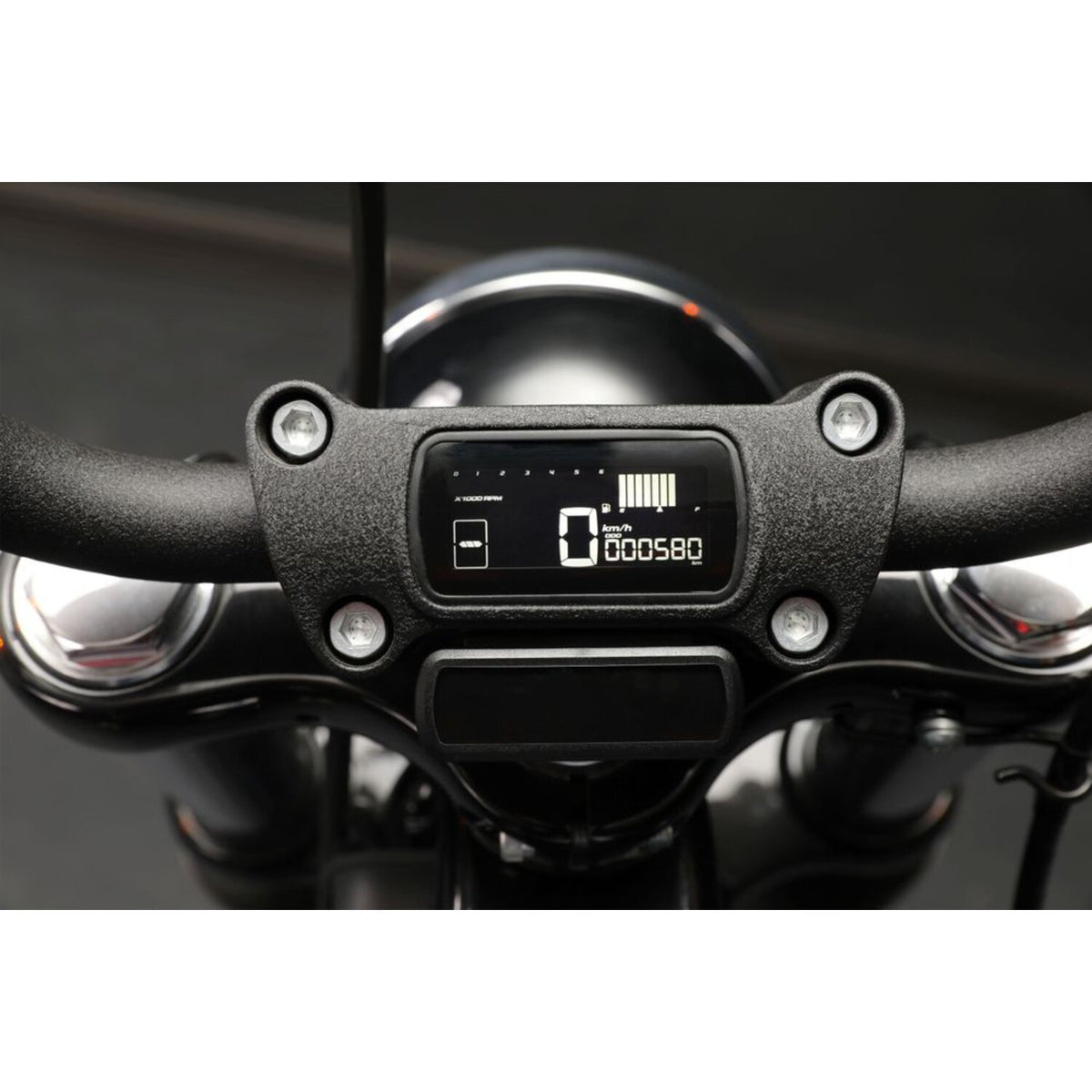 Koso D2 digitale snelheids-/toerenteller – Street Bob & Softail M8 2018-2024 – foto 3